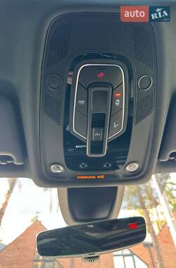 Седан Audi A4 2022 в 