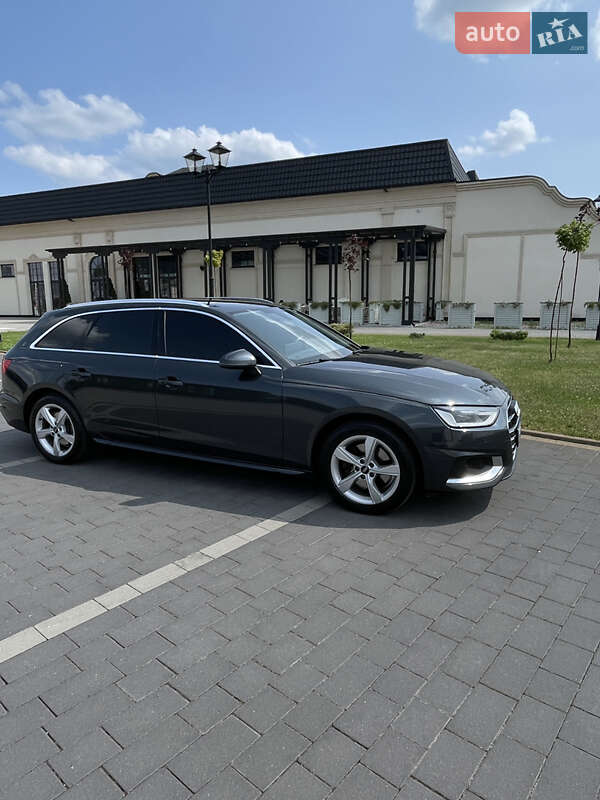 Audi A4 2021