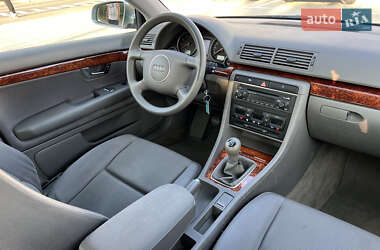 Седан Audi A4 2001 в 