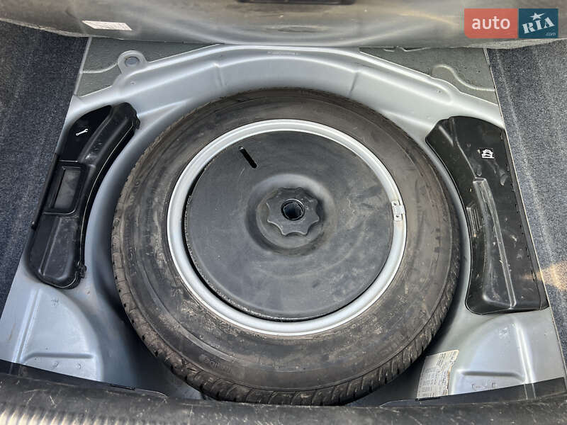 Седан Audi A4 2001 в Києві