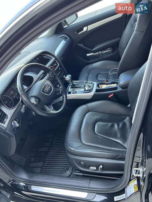 Седан Audi A4 2013 в Львове