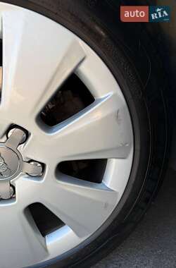 Универсал Audi A4 2013 в 