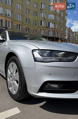 Универсал Audi A4 2013 в 