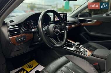 Седан Audi A4 2020 в 