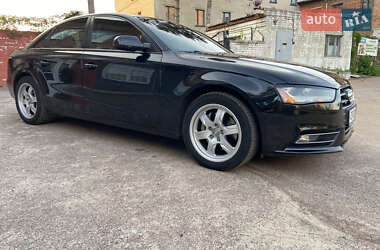 Седан Audi A4 2013 в 