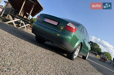 Седан Audi A4 2001 в 