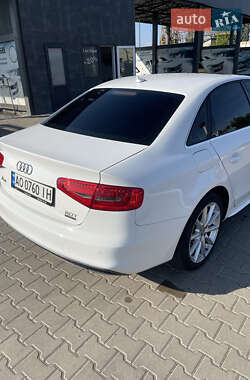 Седан Audi A4 2015 в Мукачево