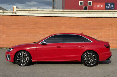 Седан Audi A4 2020 в 