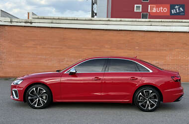 Седан Audi A4 2020 в 
