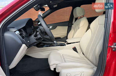 Седан Audi A4 2020 в 