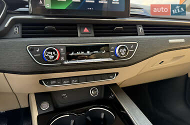 Седан Audi A4 2020 в 