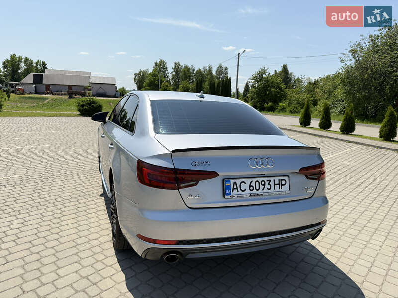 Седан Audi A4 2018 в Луцке