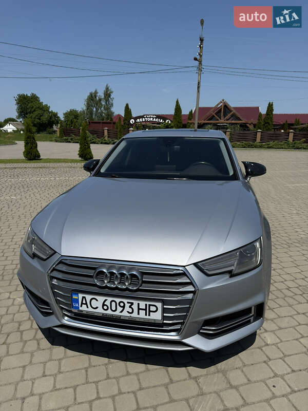 Седан Audi A4 2018 в Луцке
