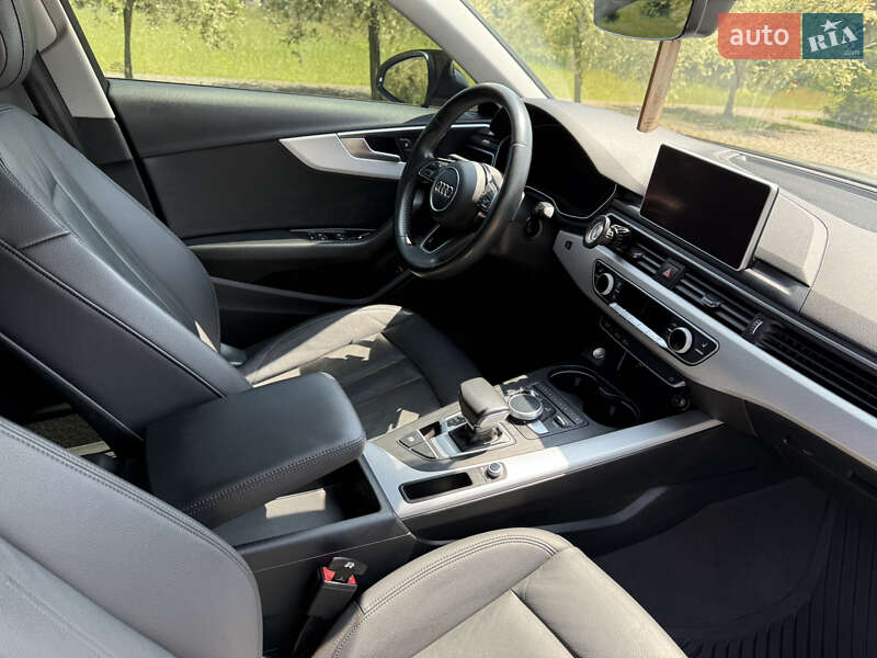 Седан Audi A4 2018 в Луцке
