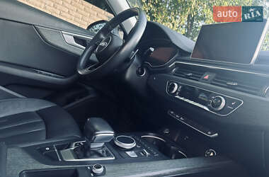 Седан Audi A4 2018 в 