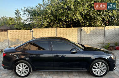 Седан Audi A4 2018 в 