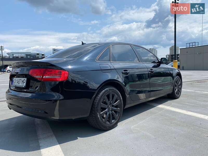 Седан Audi A4 2013 в Киеве