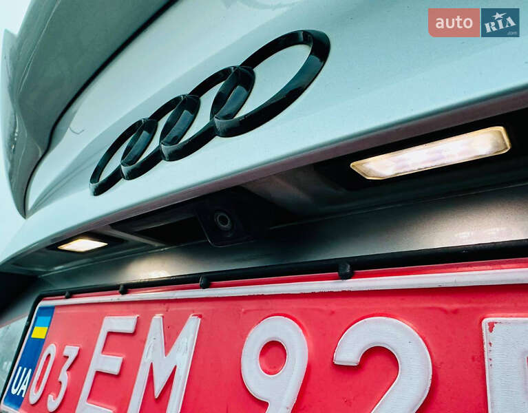 Седан Audi A4 2013 в Луцке