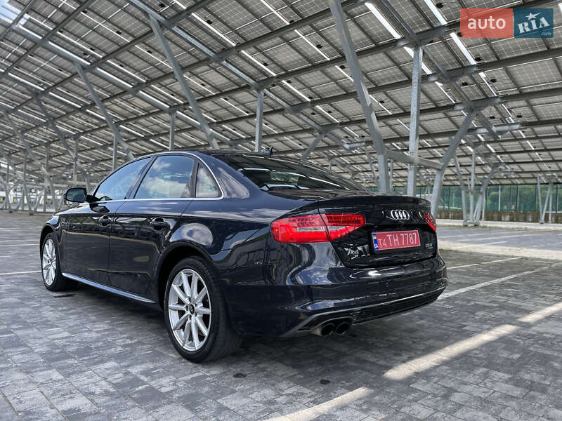 Седан Audi A4 2014 в Львові