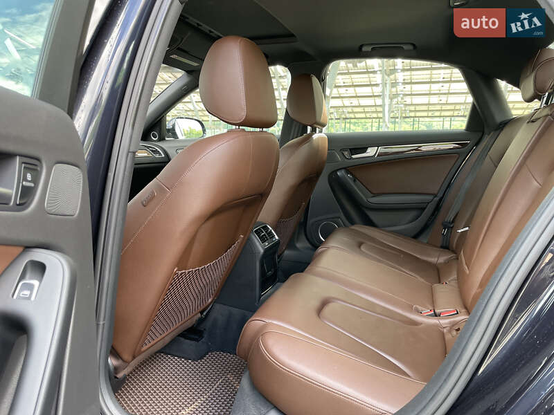 Седан Audi A4 2014 в Львові