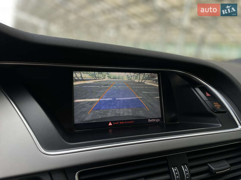 Седан Audi A4 2014 в Львові