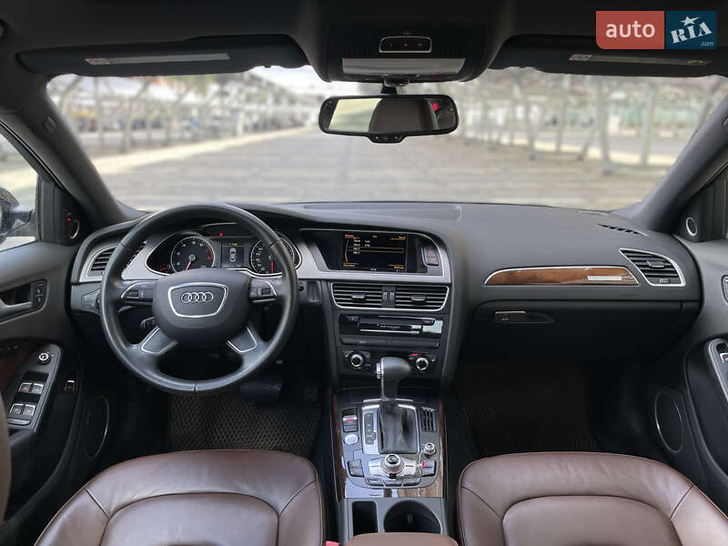 Седан Audi A4 2014 в Львові