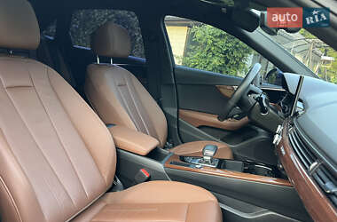 Седан Audi A4 2021 в 