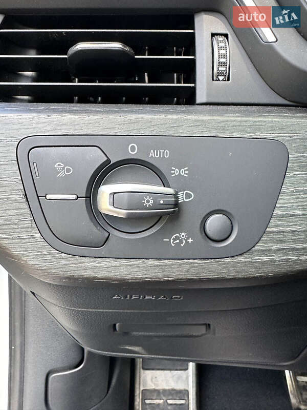 Седан Audi A4 2019 в Белогородке