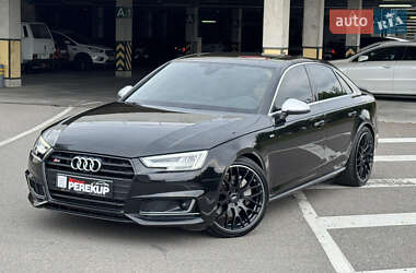 Седан Audi A4 2017 в 