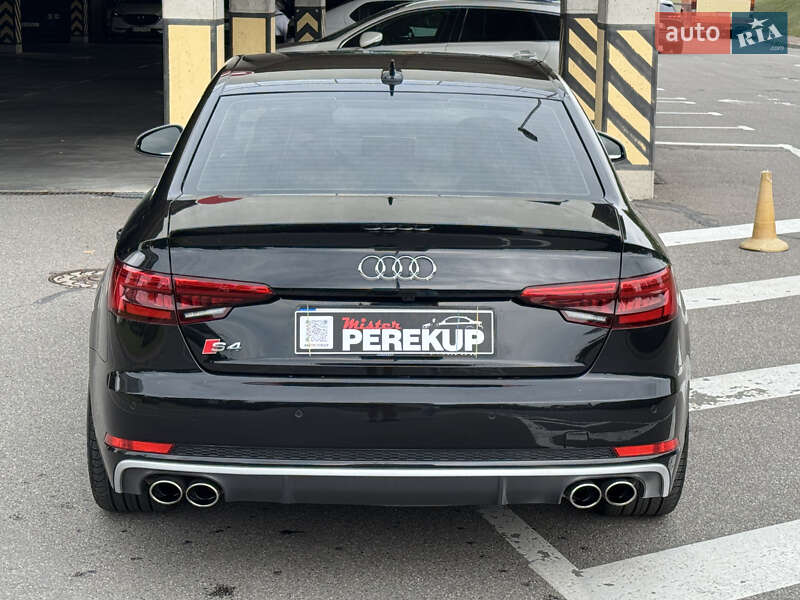 Седан Audi A4 2017 в Киеве