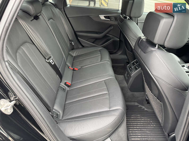 Седан Audi A4 2017 в Киеве