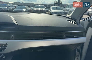 Седан Audi A4 2016 в 