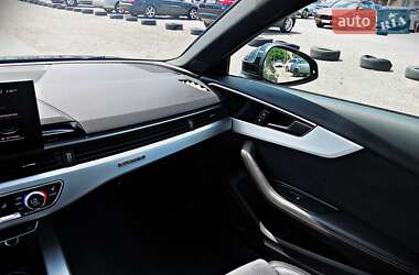 Седан Audi A4 2021 в 