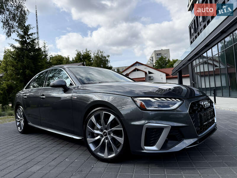 Седан Audi A4 2021 в Львові
