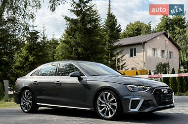Седан Audi A4 2021 в 