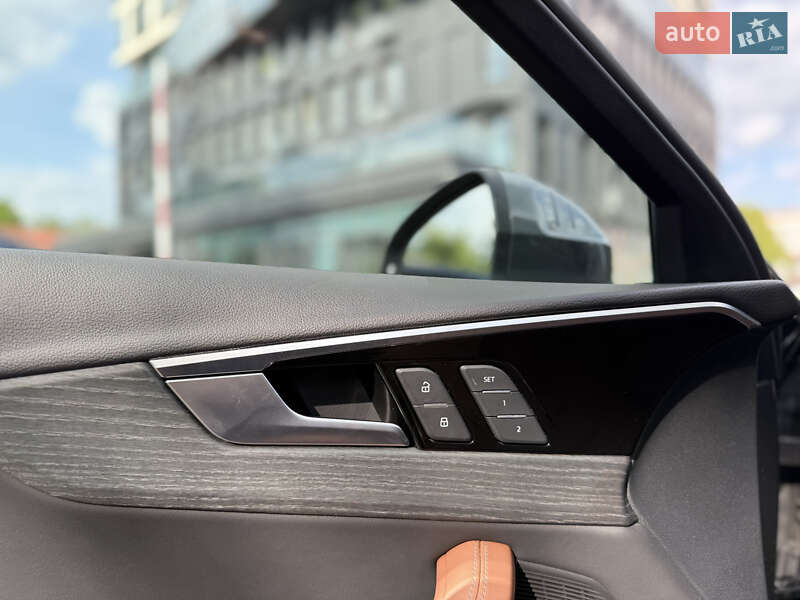 Седан Audi A4 2021 в Львові