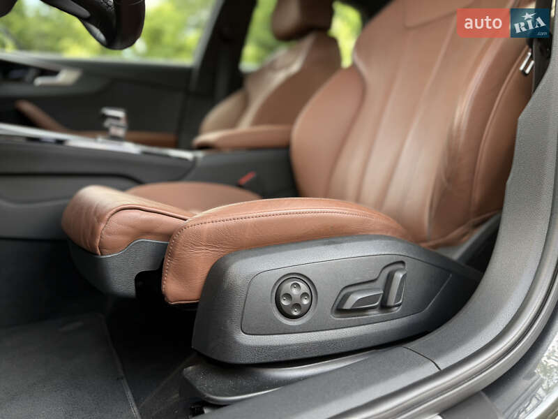 Седан Audi A4 2021 в Львові