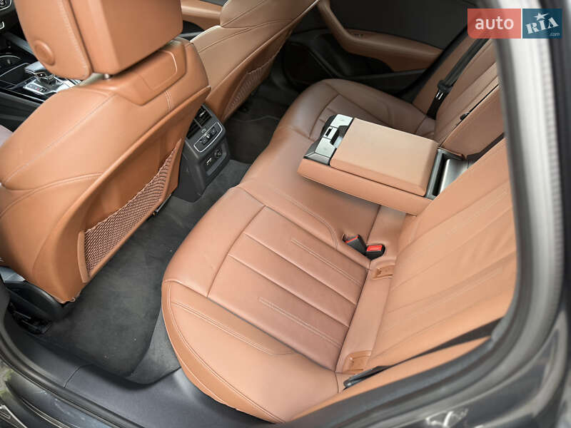 Седан Audi A4 2021 в Львові