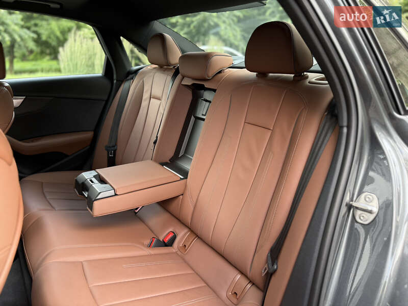 Седан Audi A4 2021 в Львові