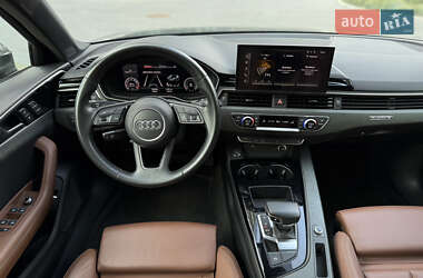 Седан Audi A4 2021 в 