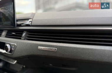Седан Audi A4 2021 в 