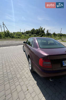Седан Audi A4 1995 в 