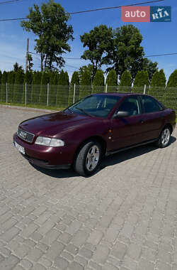 Седан Audi A4 1995 в 