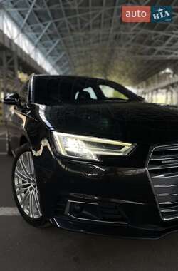 Универсал Audi A4 2018 в 