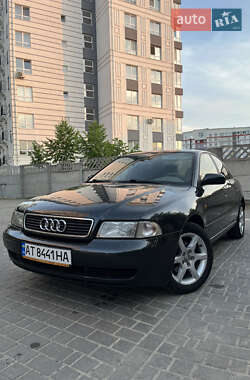Седан Audi A4 1998 в Ивано-Франковске