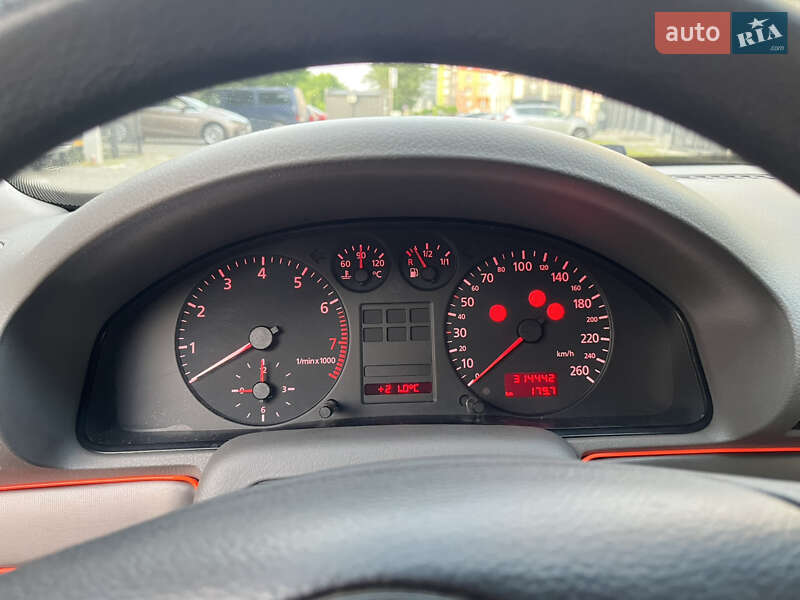 Седан Audi A4 1998 в Ивано-Франковске