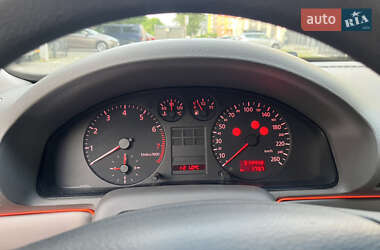 Седан Audi A4 1998 в 
