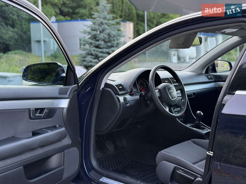 Седан Audi A4 2006 в Могилев-Подольске