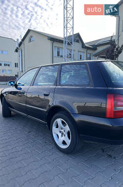 Универсал Audi A4 2000 в 