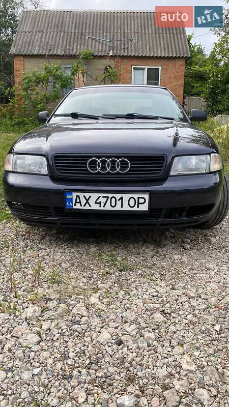 Седан Audi A4 1995 в 